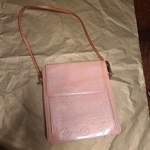 LOUIS VUITTON VINTAGE PINK PURSE WITH MONOGRAMS NEEDS RESTORATION.